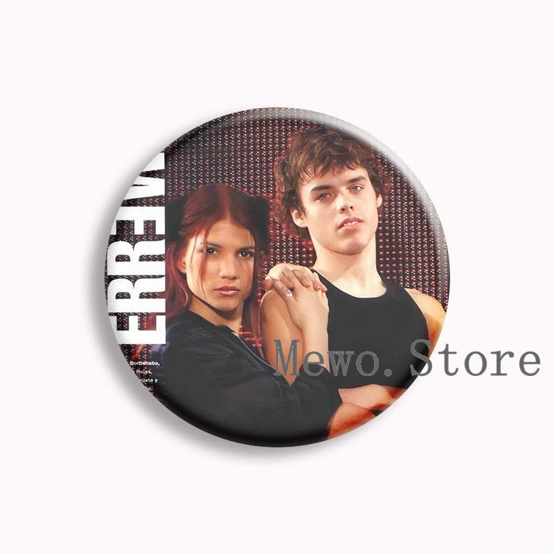 Movie Rebelde Way Soft Button  - Pin Button Badge recensione e prezzo