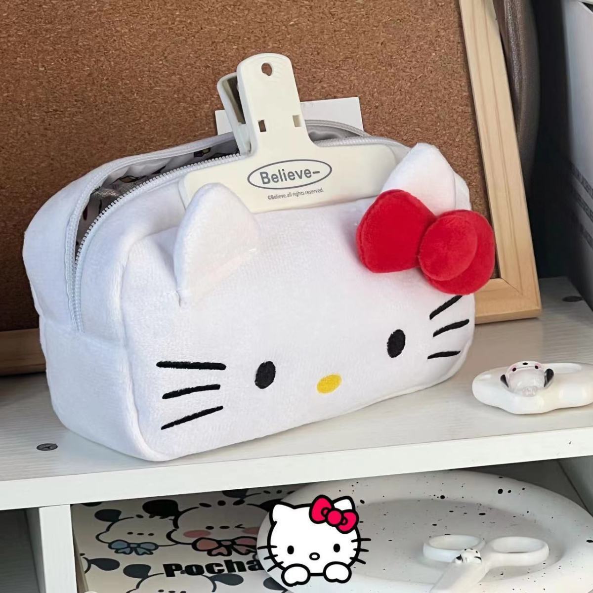 # Hello Kitty Cartoon Pencil C - Anime Merchandise Bag recensione e prezzo